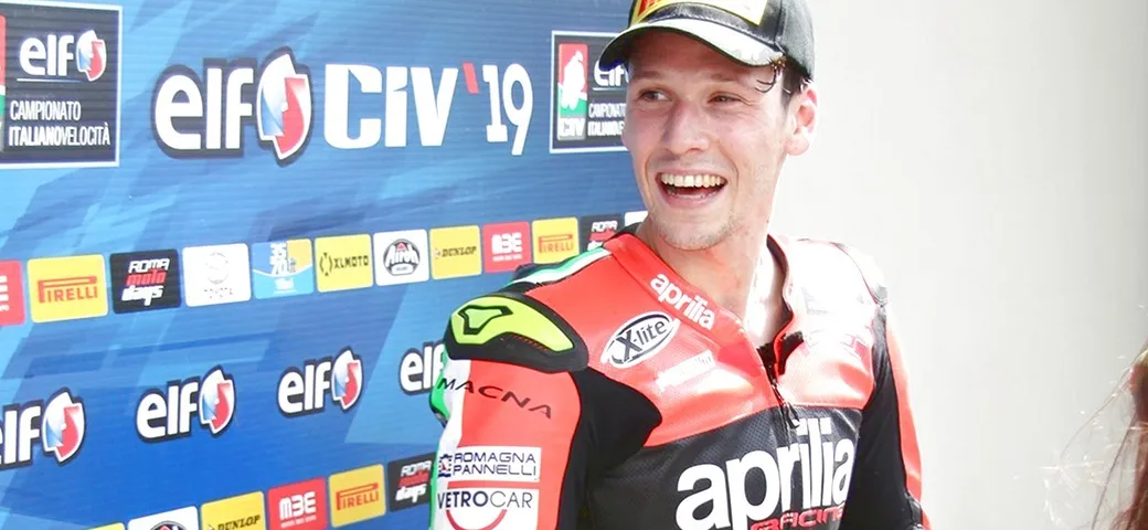 MotoGP, Lorenzo Savadori vola a Sepang con Aprilia per i test