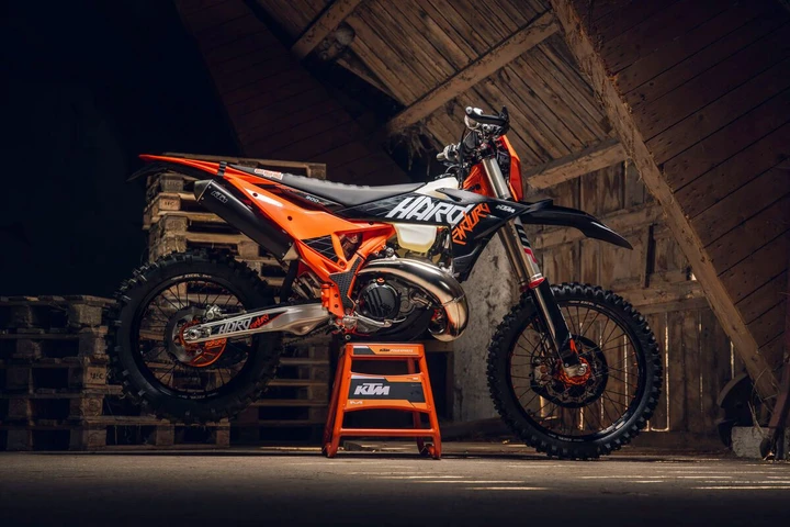 KTM 300 EXC HARDENDURO 2027: cosa offre in più della 300 EXC