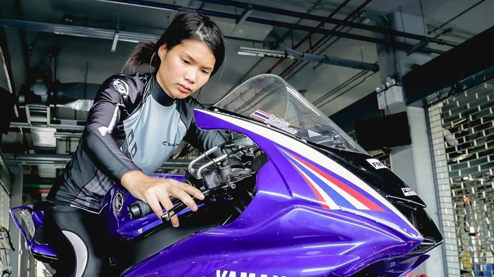 Ratchada Nakcharoensri, una ragazza thailandese nel Mondiale Superbike