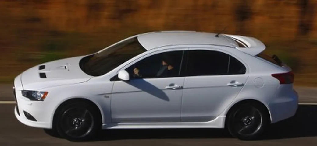Parigi 2008: le prime immagini della Mitsubishi Lancer Sportback