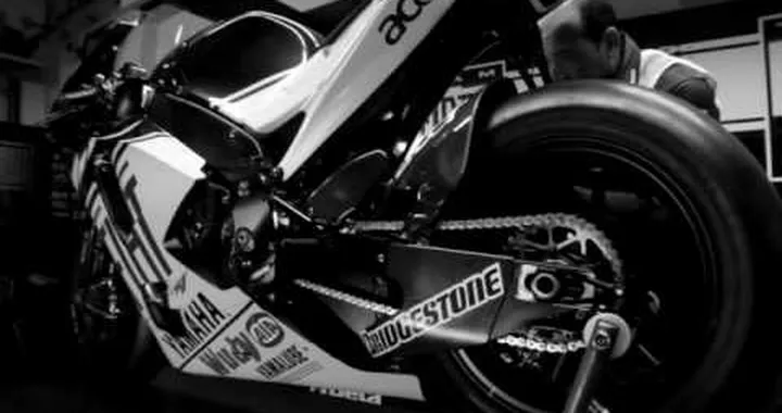 NEW 2009 Yamaha YZF-R1 Rossi EU  commercial