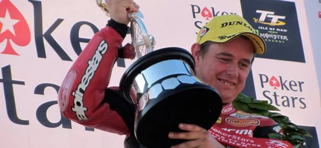 TT 2013: McGuinness centra la 20a vittoria nel Senior TT, secondo Dunlop a 10