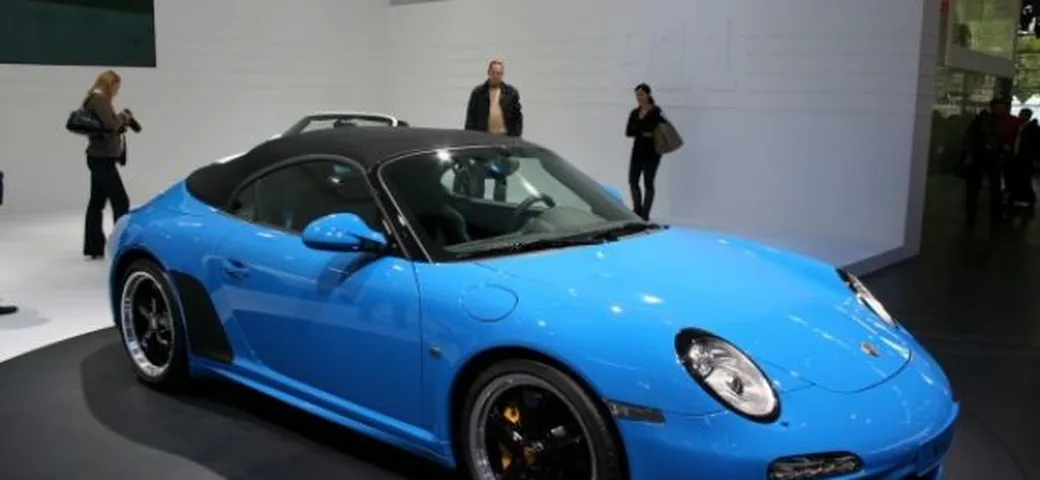 Porsche 911 Speedster con capote chiusa - Salone di Parigi 2010 Live