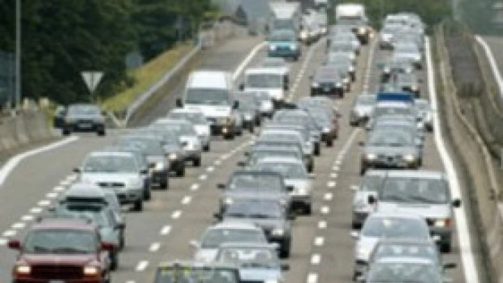 Rapporto Automobile 2009: gli italiani percorrono 50 km in meno al mese secondo ACI e CENSIS