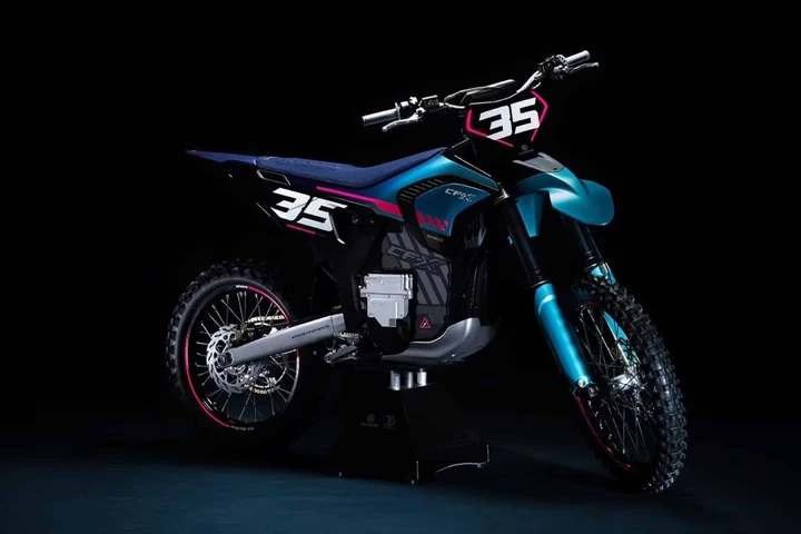 CFMoto CF-X Concept: la moto elettrica che raffredda con l’effetto Peltier