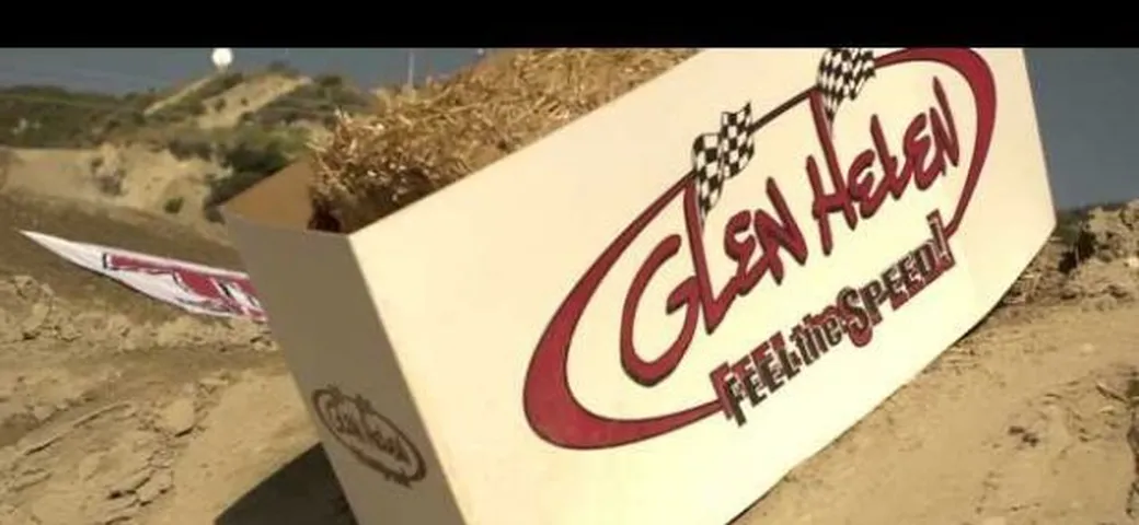 L'allenamento dei più forti del Supercross 2012...ripreso dall'alto /video