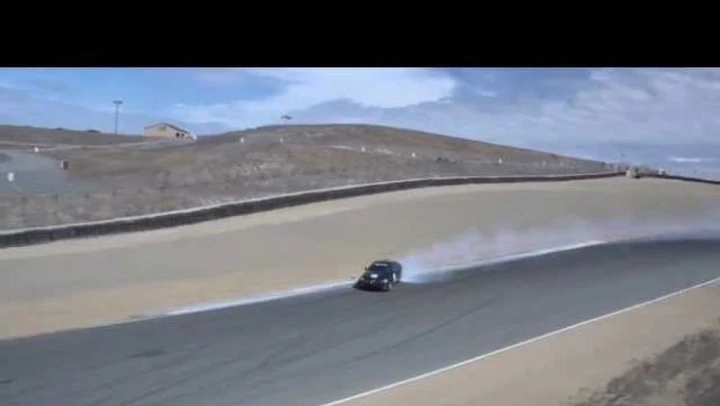 Video: Mercedes C63 AMG Coupé drift a Laguna Seca