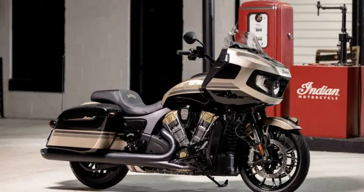 Indian celebra 6 anni di partnership con Jack Daniel's e Klock Werks Kustom, con la Challenger Dark Horse Limited 2022