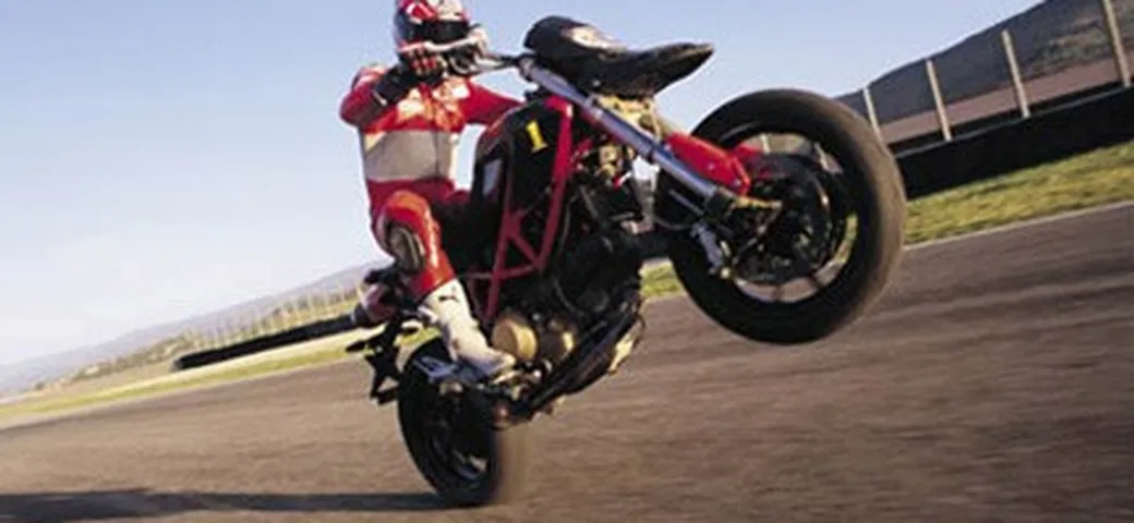 Hypermotard in pista