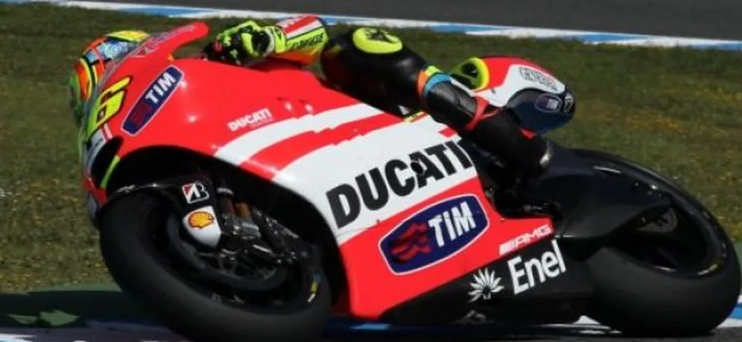 Valentino Rossi esordisce sulla GP12: 