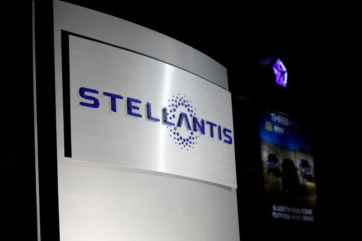 Stellantis sfrutta ancora Tesla per i crediti green del 2025