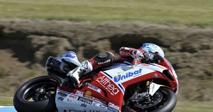 WSBK, doppio centro "annunciato" di Checa (Ducati). Show Biaggi-Melandri
