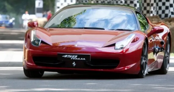 Curiosità: 14enne tedesco prende in prestito la Ferrari dei genitori e provoca una caccia all'uomo