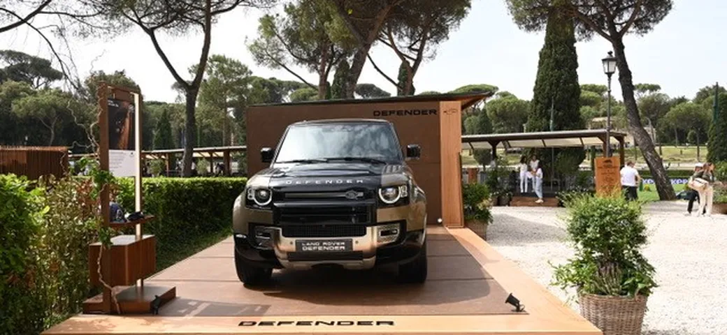 Land Rover protagonista a Piazza di Siena