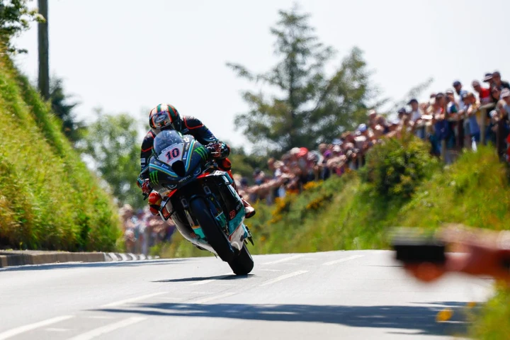 BMW M 1000 RR Peter Hickman Isle of Man TT 2023