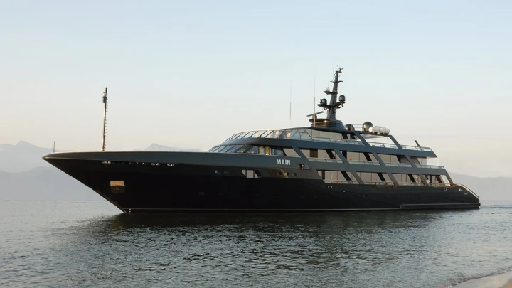 Main, lo yacht di Giorgio Armani da 65 milioni arriva all’Argentario