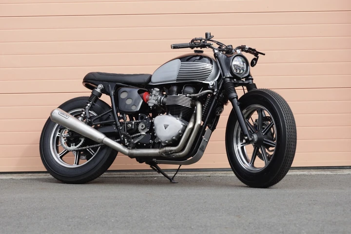Non è la solita Triumph: guarda questa Bonnie in stile Hot Rod