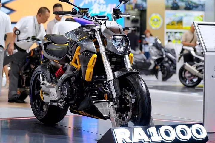 Cyclone RA1000: la naked cinese da 996 cc che punta all'Europa