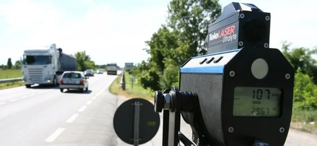 Autovelox: passa in moto a 140 km orari e incolpa la nonna