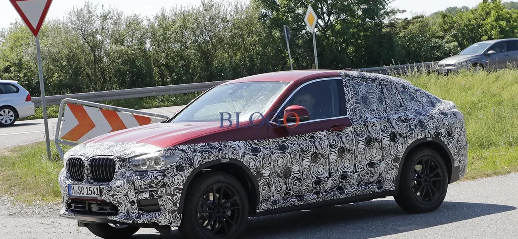 BMW X4 2018: foto spia su strada