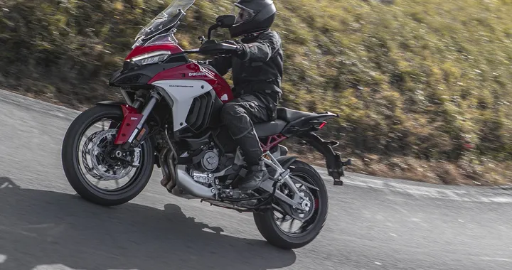 Ducati Multistrada V4, la prova su strada della nuova enduro stradale bolognese (VIDEO)