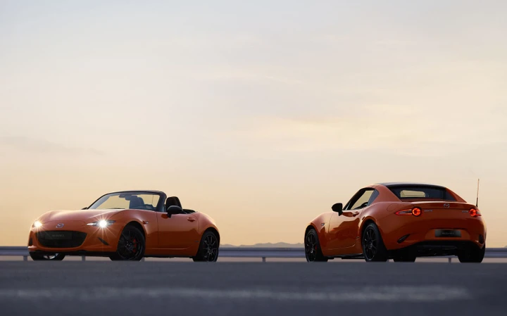 Mazda MX-5: raduno e parata a Torino per i 30 anni