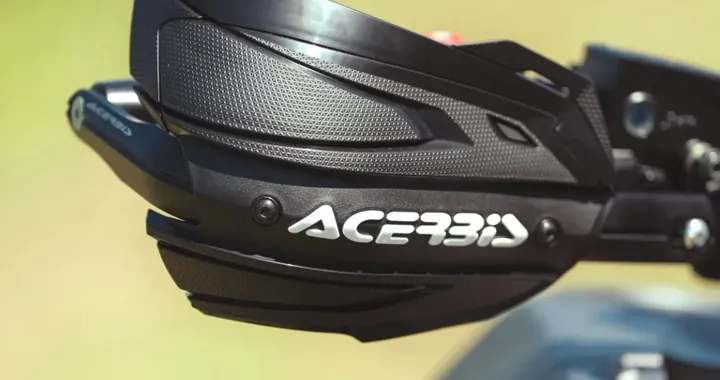 Acerbis a EICMA 2025: AIRSTRIKE C, giacche Rally e accessori ADV