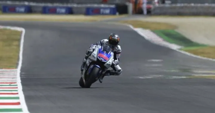 MotoGP, Test Mugello: Lorenzo il più veloce davanti alle Honda, Hayden 4° a 3 decimi, Rossi 10° a oltre 1 secondo