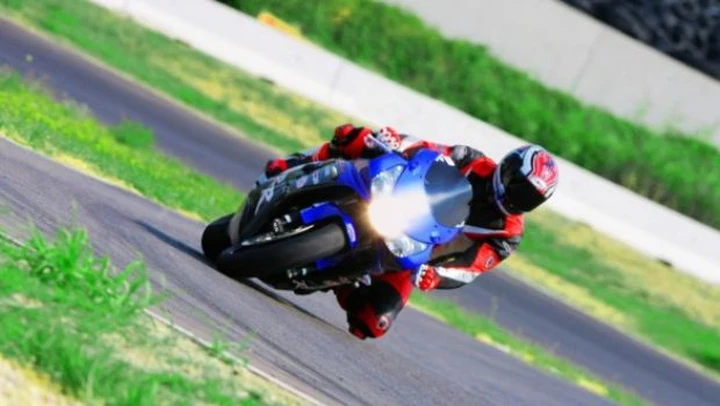 Scatto in Corsa: Honda CBR954RR Fireblade a Castelletto di Branduzzo