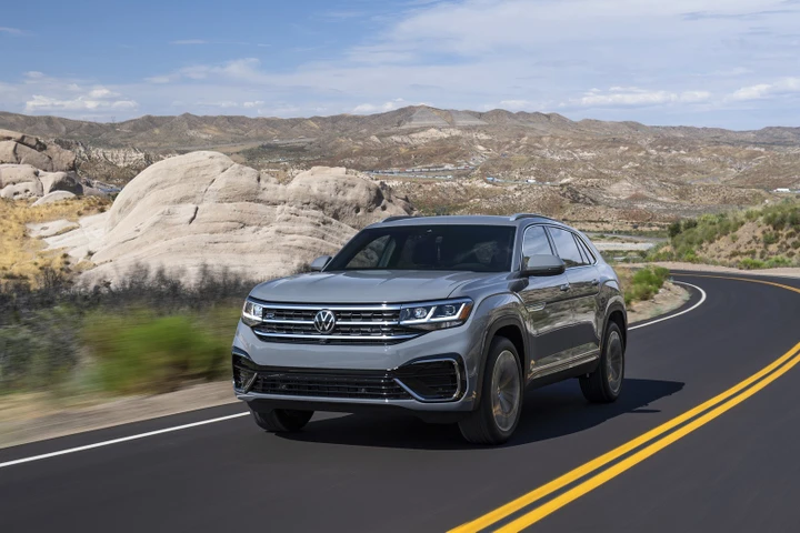 Volkswagen Atlas Cross Sport: la SUV coupé per il mercato statunitense