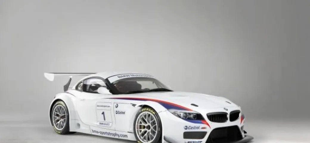 Bmw Z4 GT3: fra i cordoli con il V8 della M3