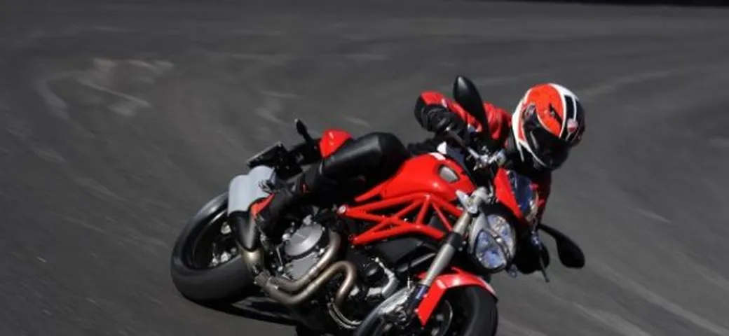 Ducati Monster 1100 Evo disponibile nei Ducati Store a 11.690 euro