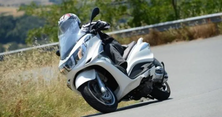 Piaggio X10 500 Executive, è il più potente della nuova gamma: Il Test di Motoblog