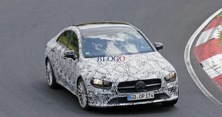 Mercedes CLA: foto spia al Nurburgring