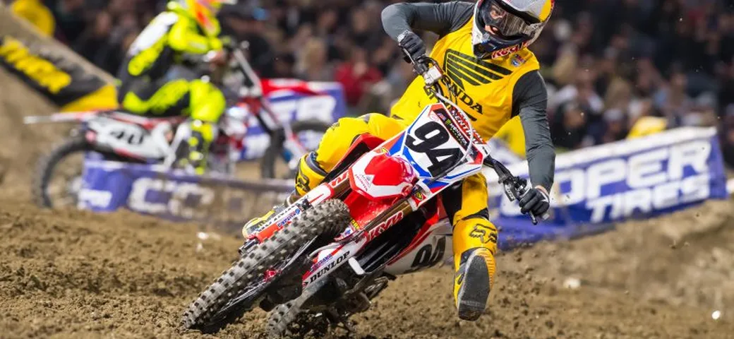AMA Supercross Anaheim, Ken Roczen strapazza le KTM [Foto e Video]