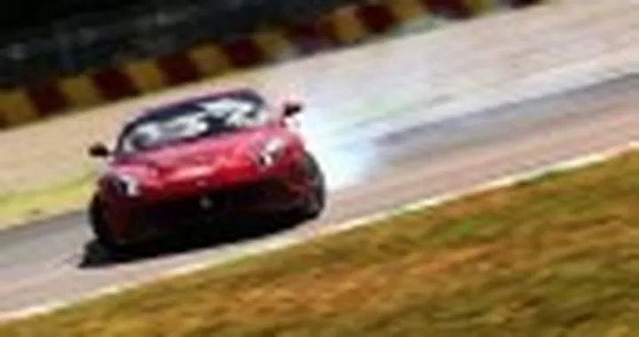 Ferrari F12berlinetta: al Nurburgring con Fernando Alonso