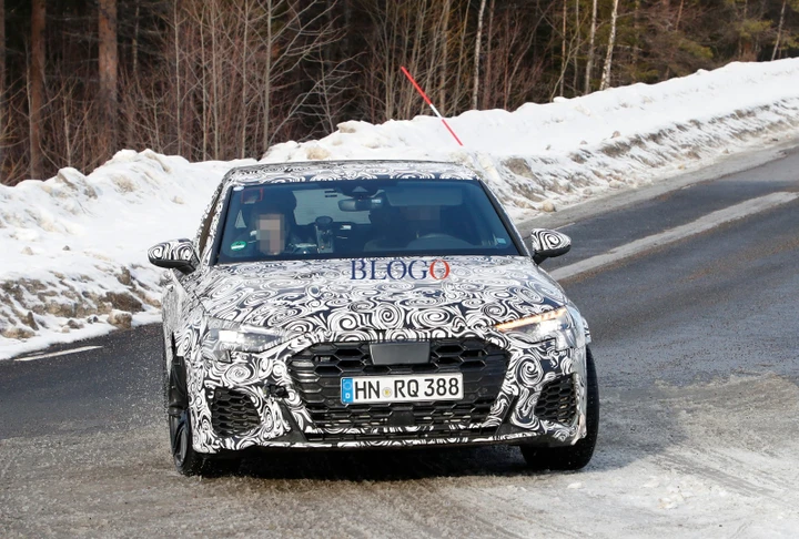 Audi RS3 e RS3 Sedan: le foto spia