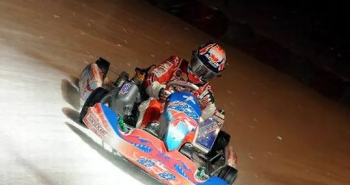 Casey Stoner ha battuto Felipe Massa sui kart al Wroom