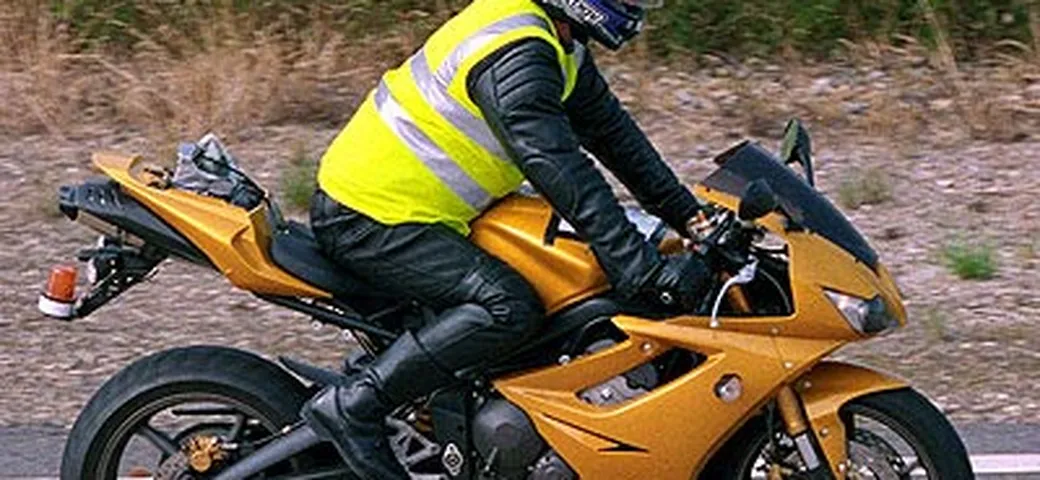Triumph Daytona 680 spyshot