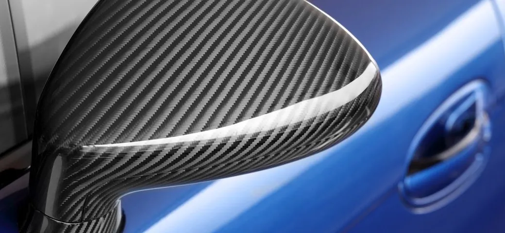 Davvero l'Europa vorrebbe mettere al bando la fibra di carbonio nelle auto? Cosa sappiamo