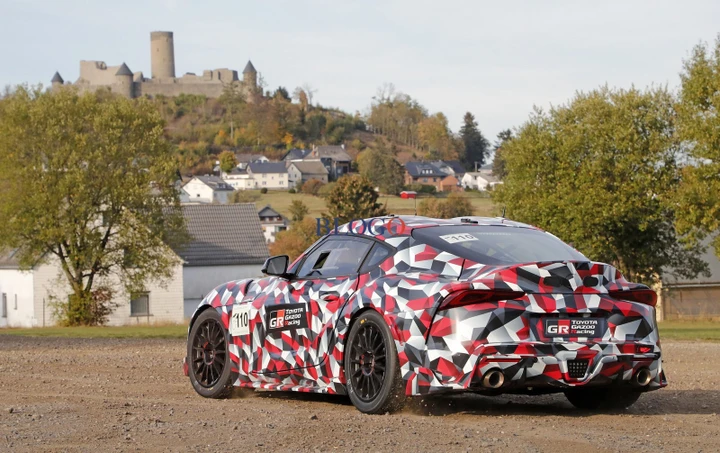 Toyota Supra: foto spia degli interni