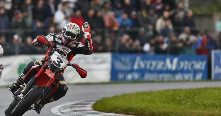 Sic Supermoto Day 2013: Melandri si opera, non ce la farà, Rossi in forse