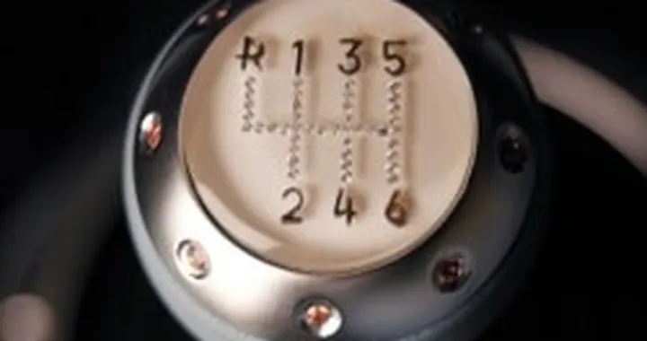 Pomello del cambio in oro e diamanti