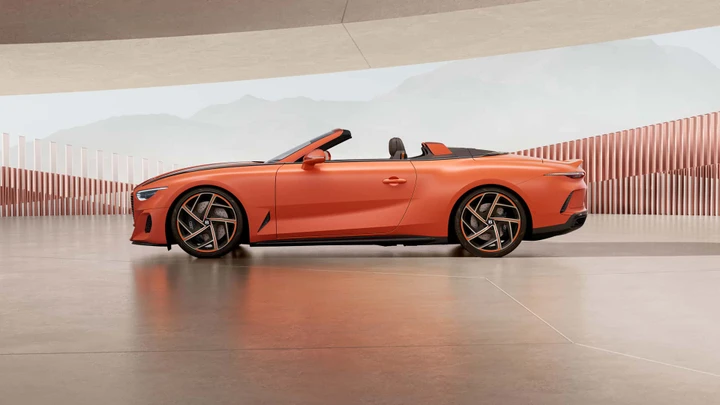Bentley Batur Convertible motore W-12