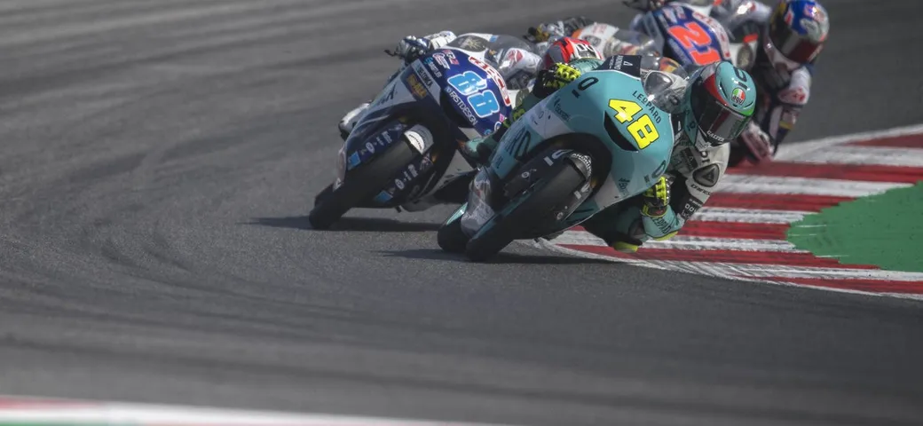 Moto3, griglia di partenza “mitragliata” dalla direzione gara: 13 piloti penalizzati