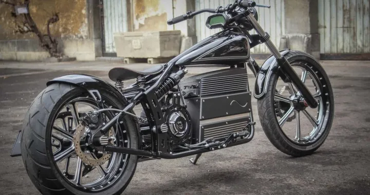 Sine Cycles King Current: l'evoluzione elettrica dello stile custom