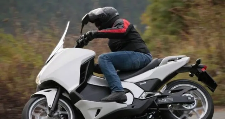 Honda Integra: il TEST di Motoblog