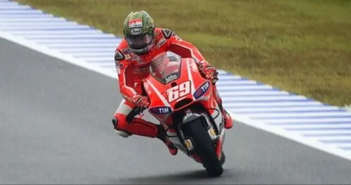 Motegi, finalmente in pista: Lorenzo in pole davanti a Marquez. Ducati in prima fila con Hayden!