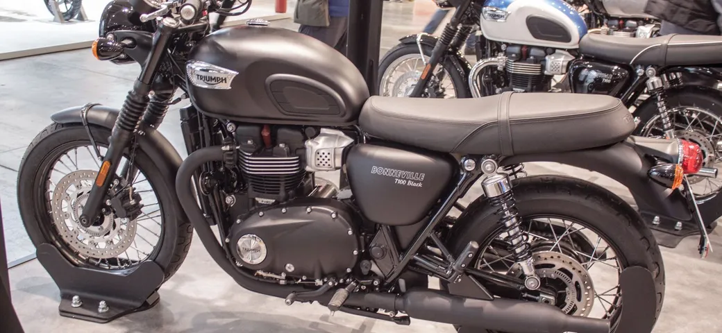 Triumph Bonneville T100 e T100 Black 2017