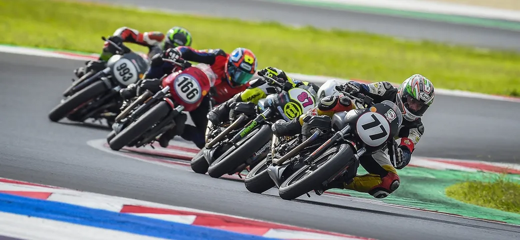 Moto Guzzi Fast Endurance 2022, al via la quarta edizione: ecco come iscriversi